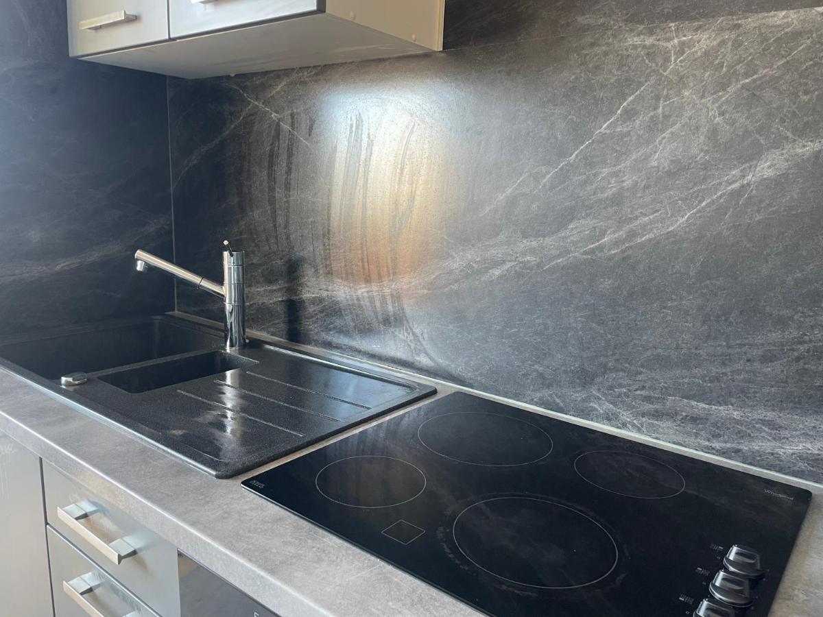 Grand Gare St Charles 3 Pieces Apartment