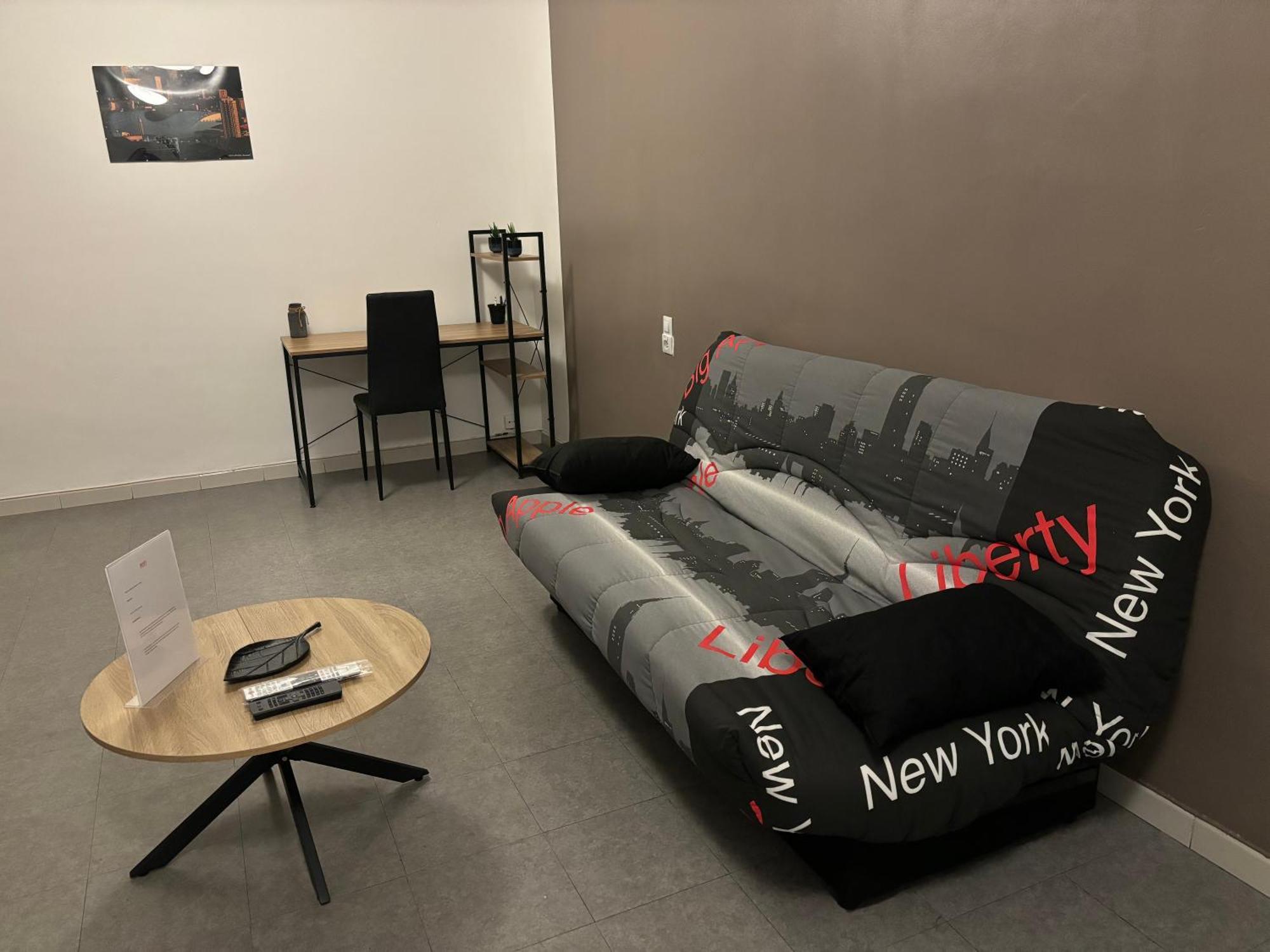 Grand Gare St Charles 3 Pieces Apartment